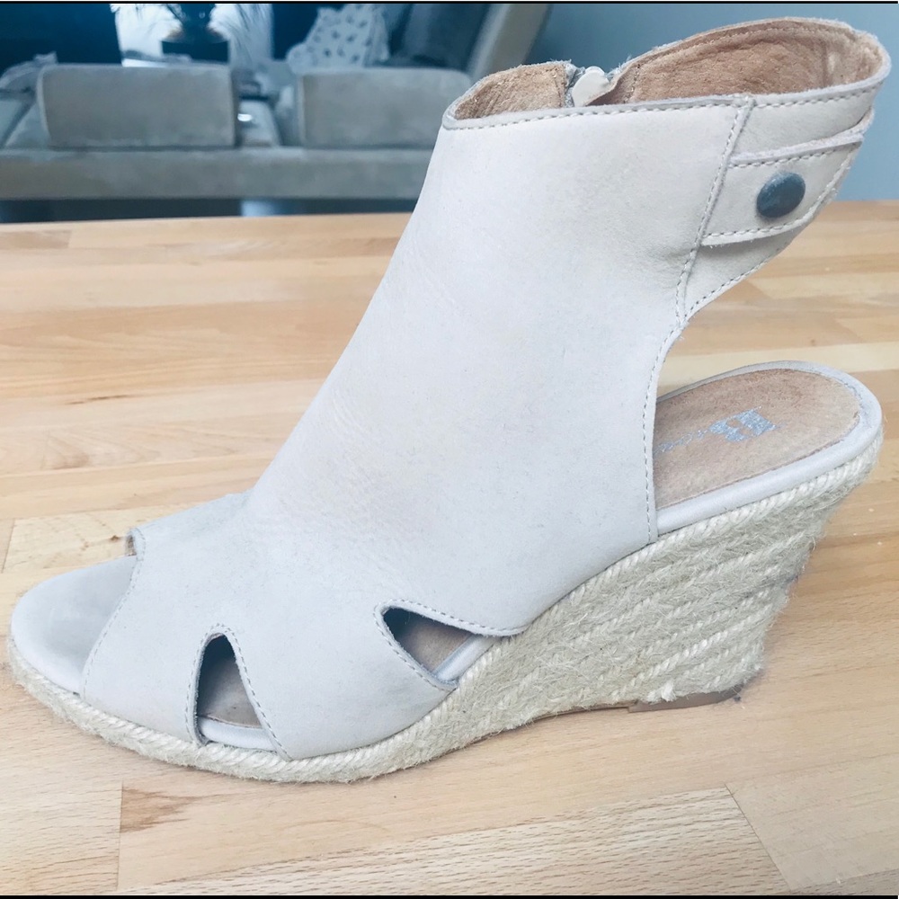 Beige Suede Wedge Sandals 11 - 41